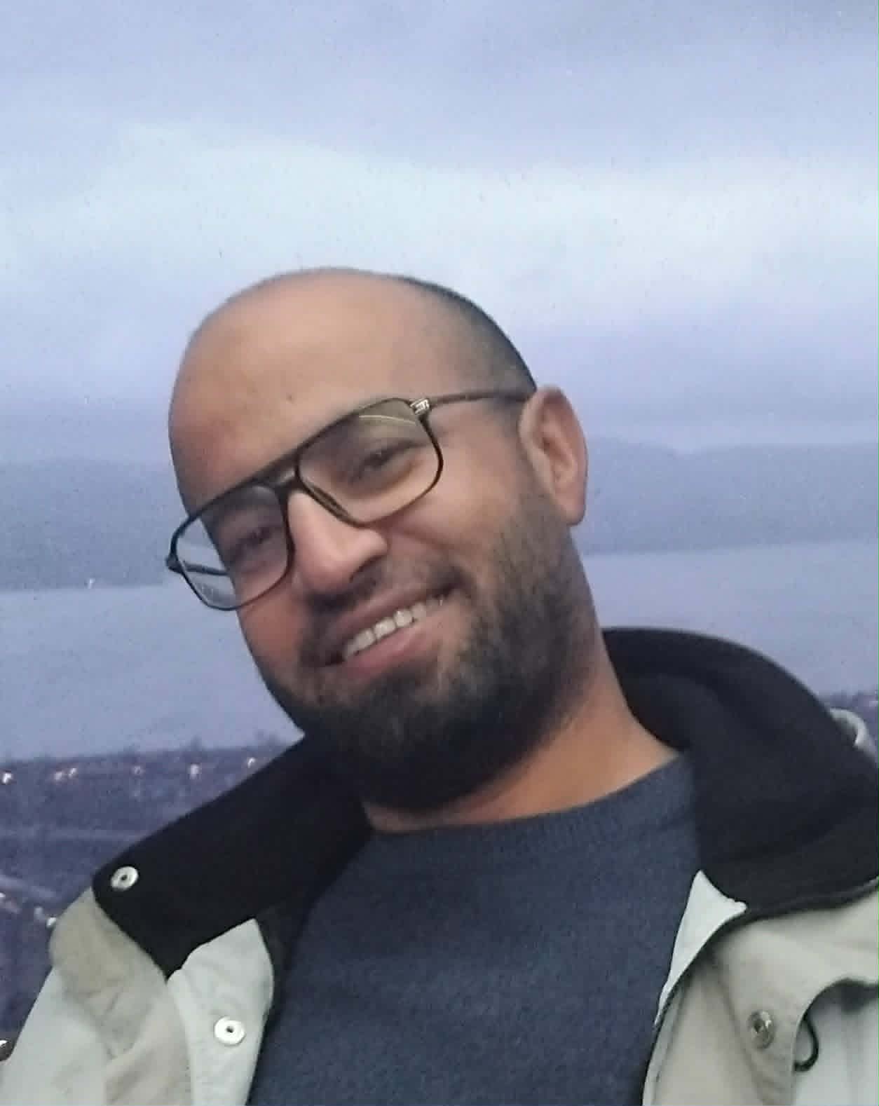 Marwen Gzam – professional private taxi driver and island tour guide in Djerba, Tunisia